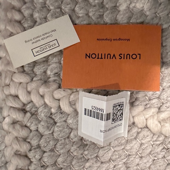 Like new Louis Vuitton OnTheGo GM black square tote. - Picture 14 of 15